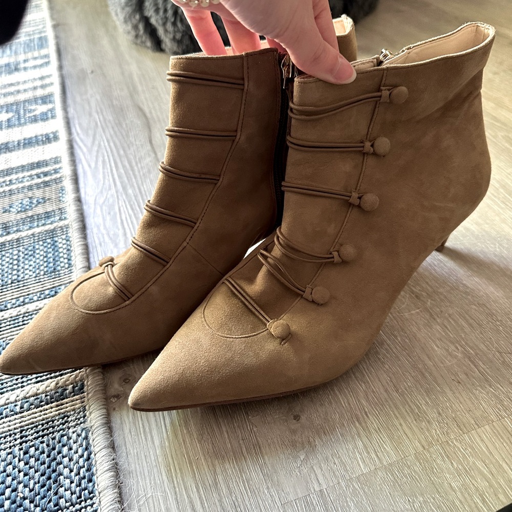 Suede tan Nine West boots